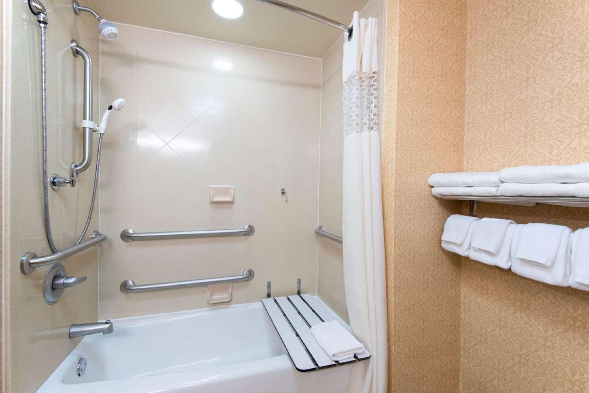 Hampton Inn Schenectady Downtown Εξωτερικό φωτογραφία