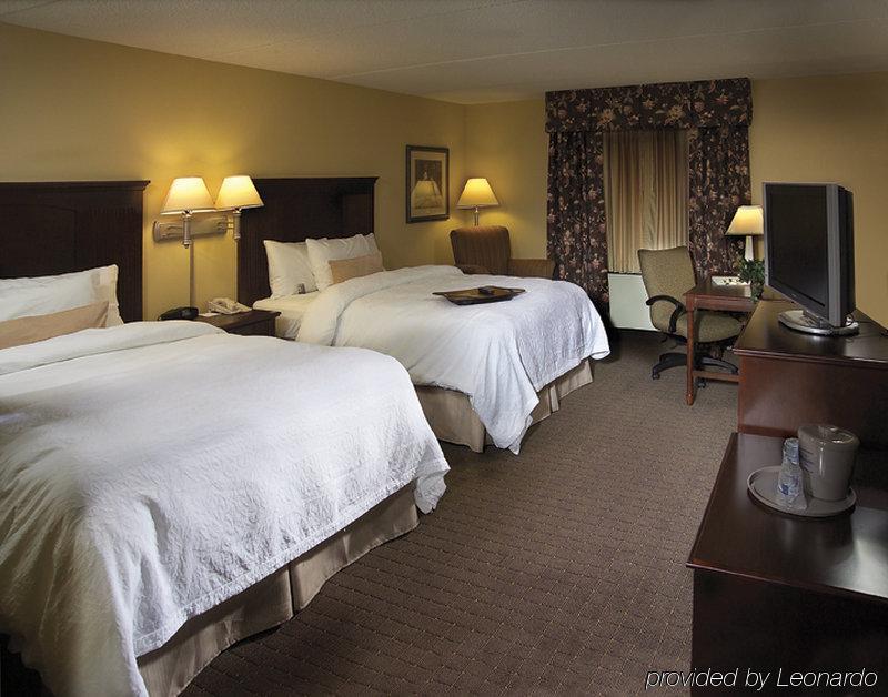 Hampton Inn Schenectady Downtown Δωμάτιο φωτογραφία